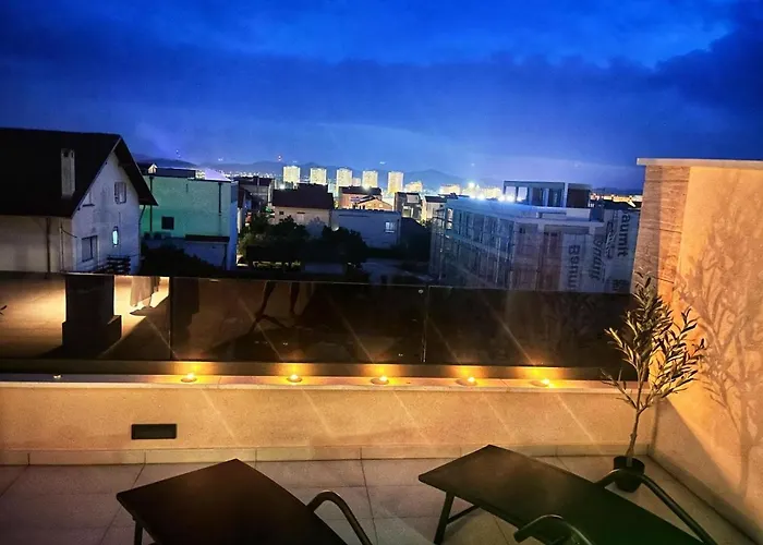 Olive Oasis Penthouse With Jacuzzi