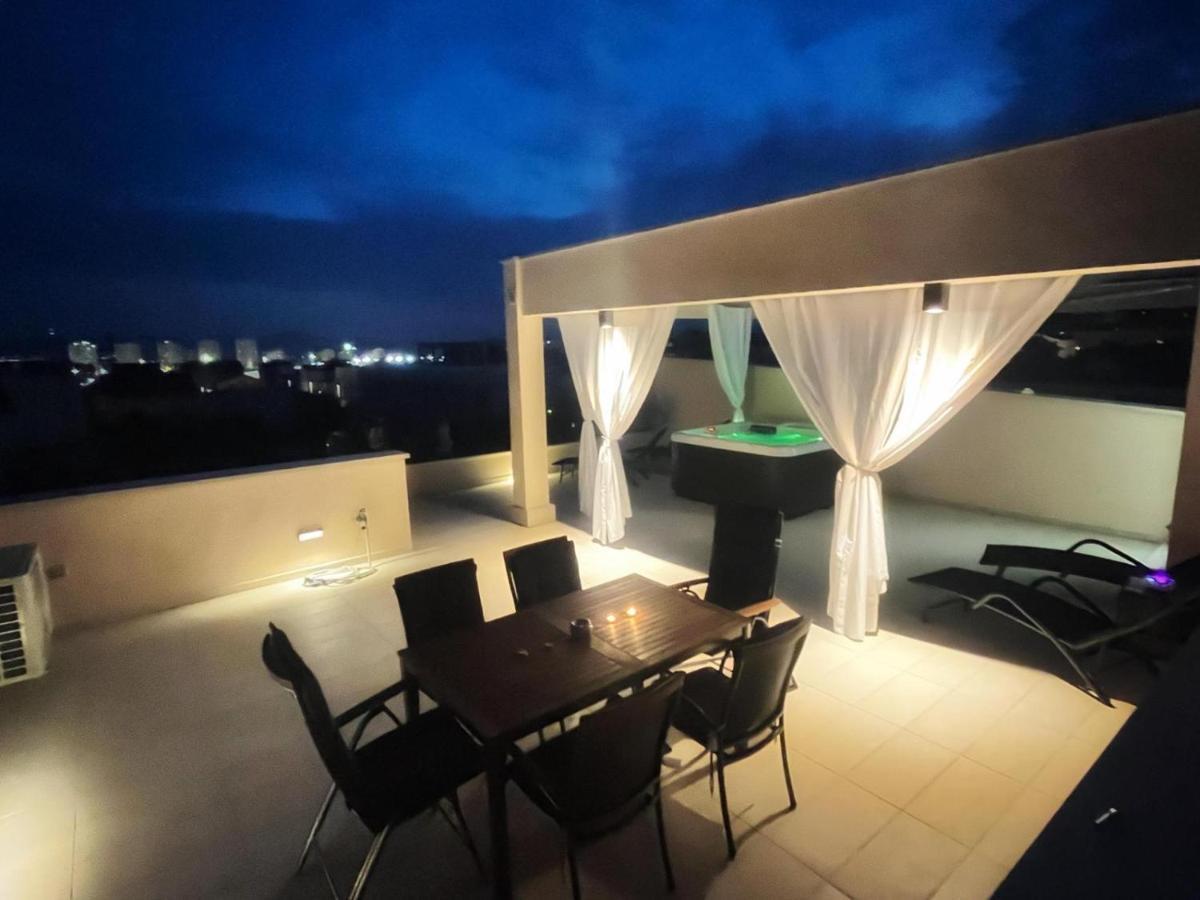 Olive Oasis Penthouse With Jacuzzi *